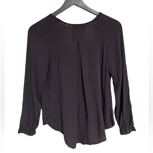 Silence and Noise faux cross cross wrap lightweight shirt - Picture 2 of 11